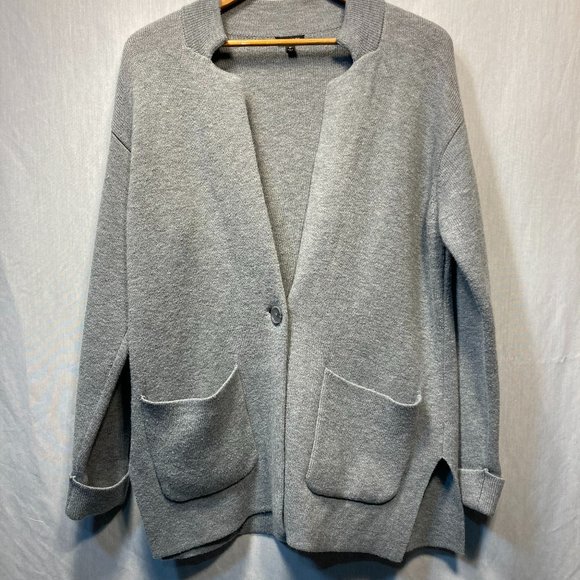 TALBOTS SINGLE BUTTON GRAY  KNIT CARDIGAN SIZE MED - Picture 1 of 9